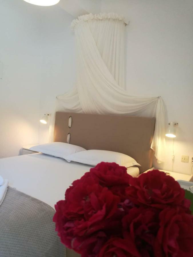 Andreas And Petrinela Rooms Triovasalos Екстер'єр фото
