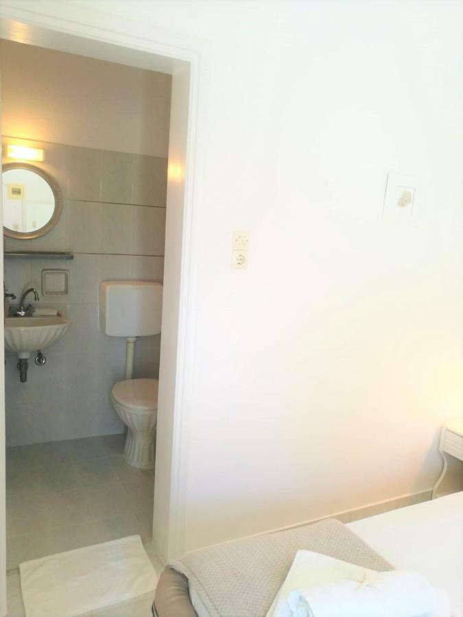 Andreas And Petrinela Rooms Triovasalos Екстер'єр фото
